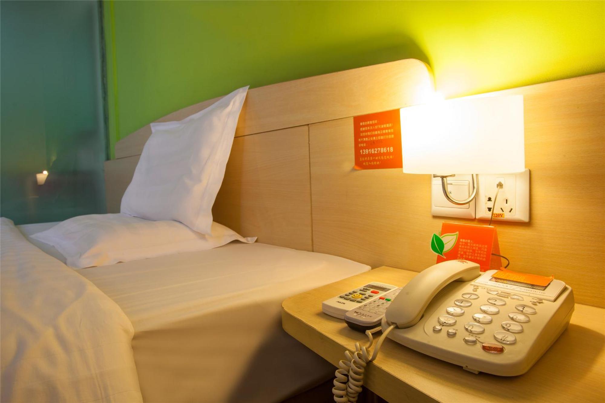 7Days Inn Guangzhou South Railway Station Huijiang Subway Station 외부 사진