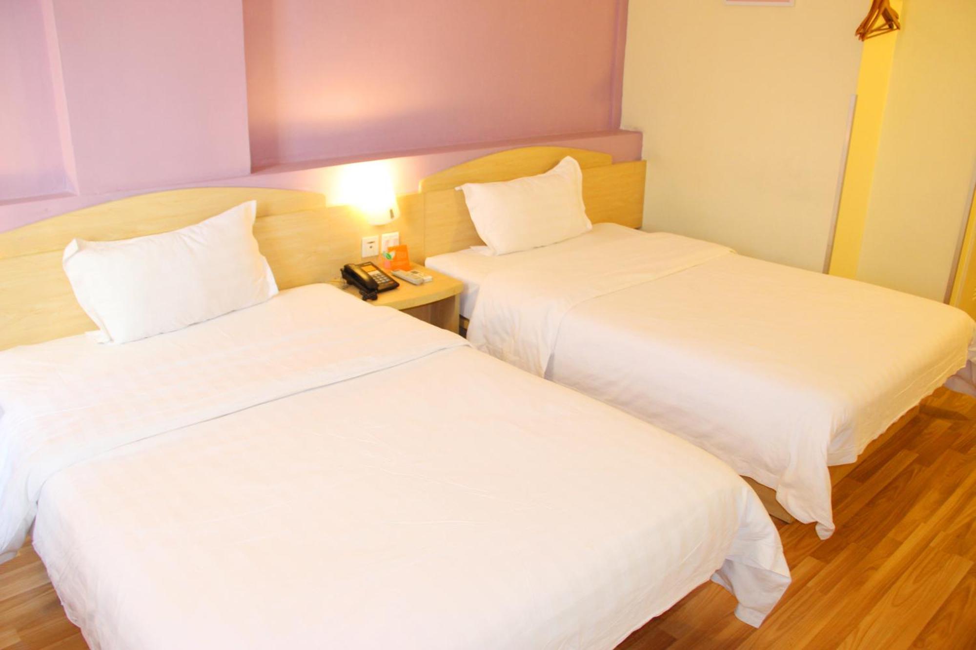 7Days Inn Guangzhou South Railway Station Huijiang Subway Station 외부 사진