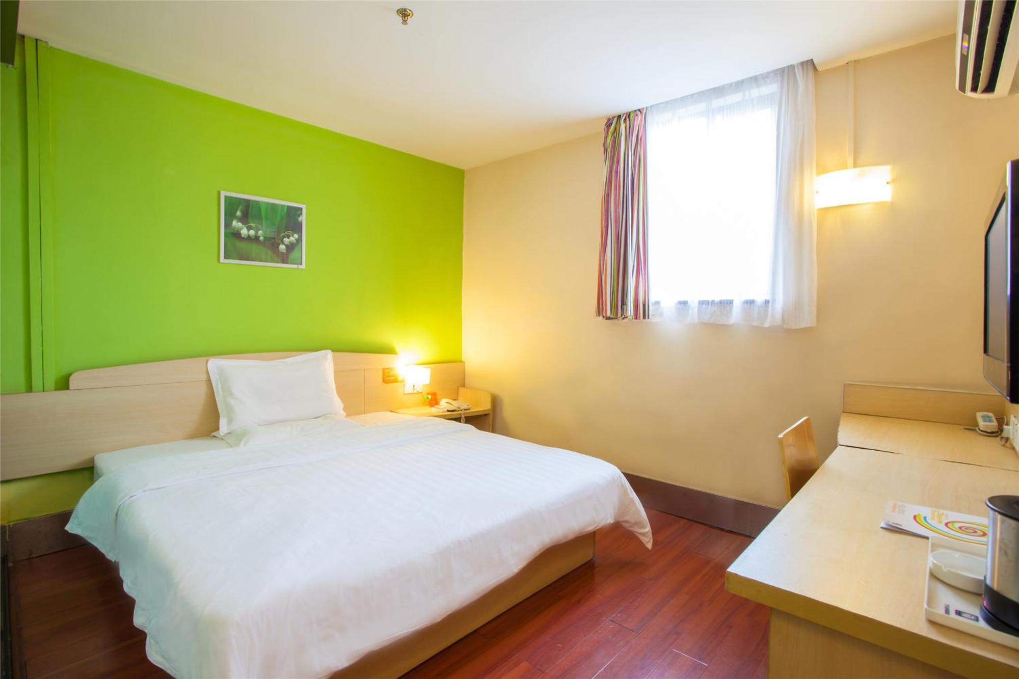 7Days Inn Guangzhou South Railway Station Huijiang Subway Station 외부 사진