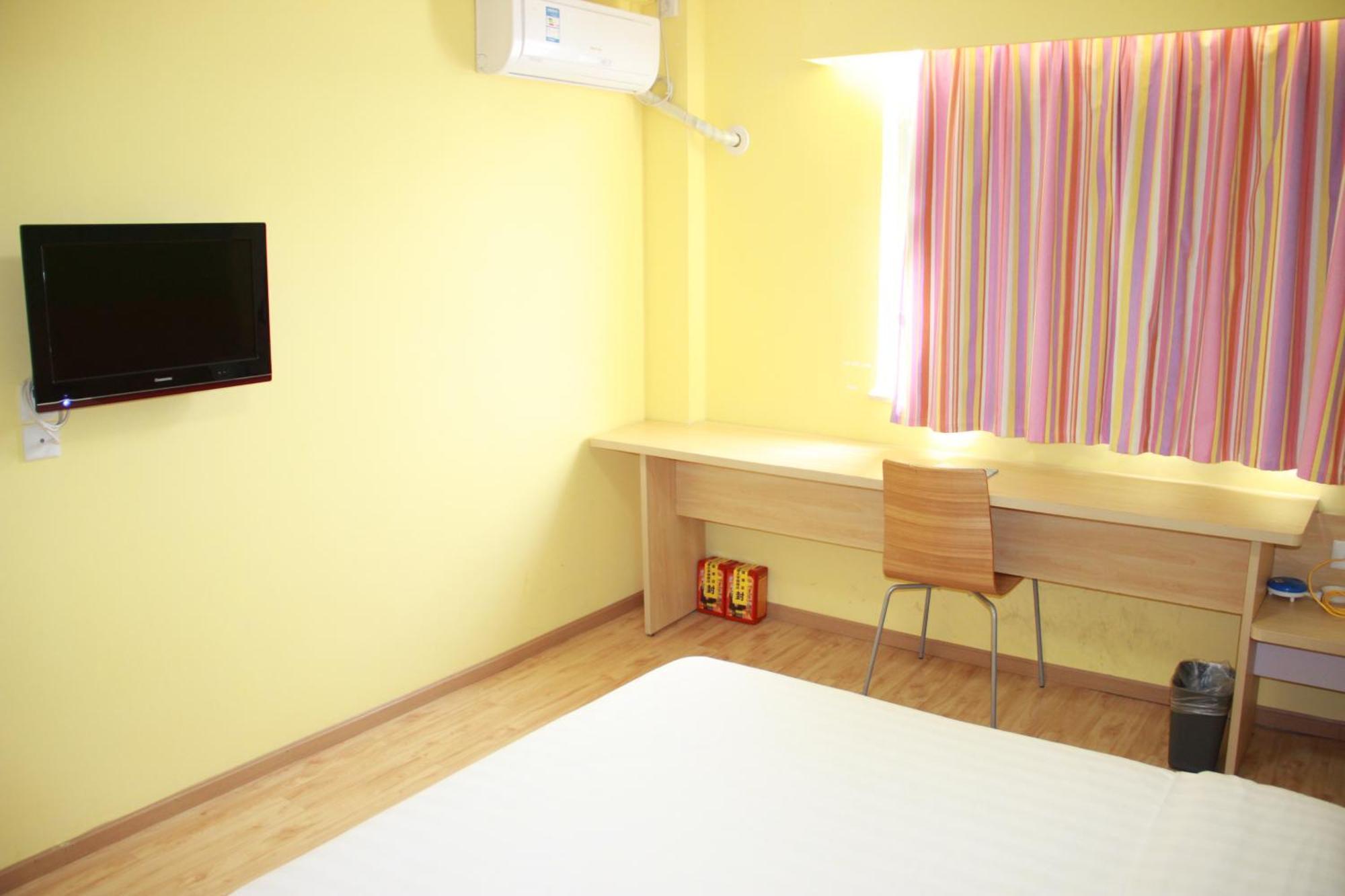 7Days Inn Guangzhou South Railway Station Huijiang Subway Station 외부 사진