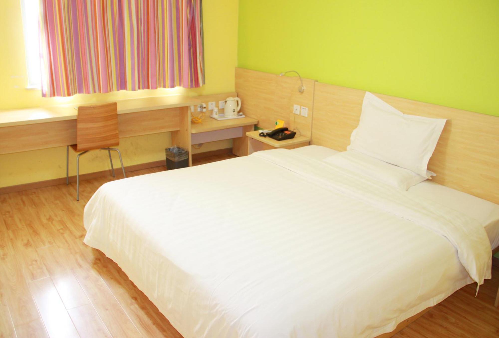 7Days Inn Guangzhou South Railway Station Huijiang Subway Station 외부 사진