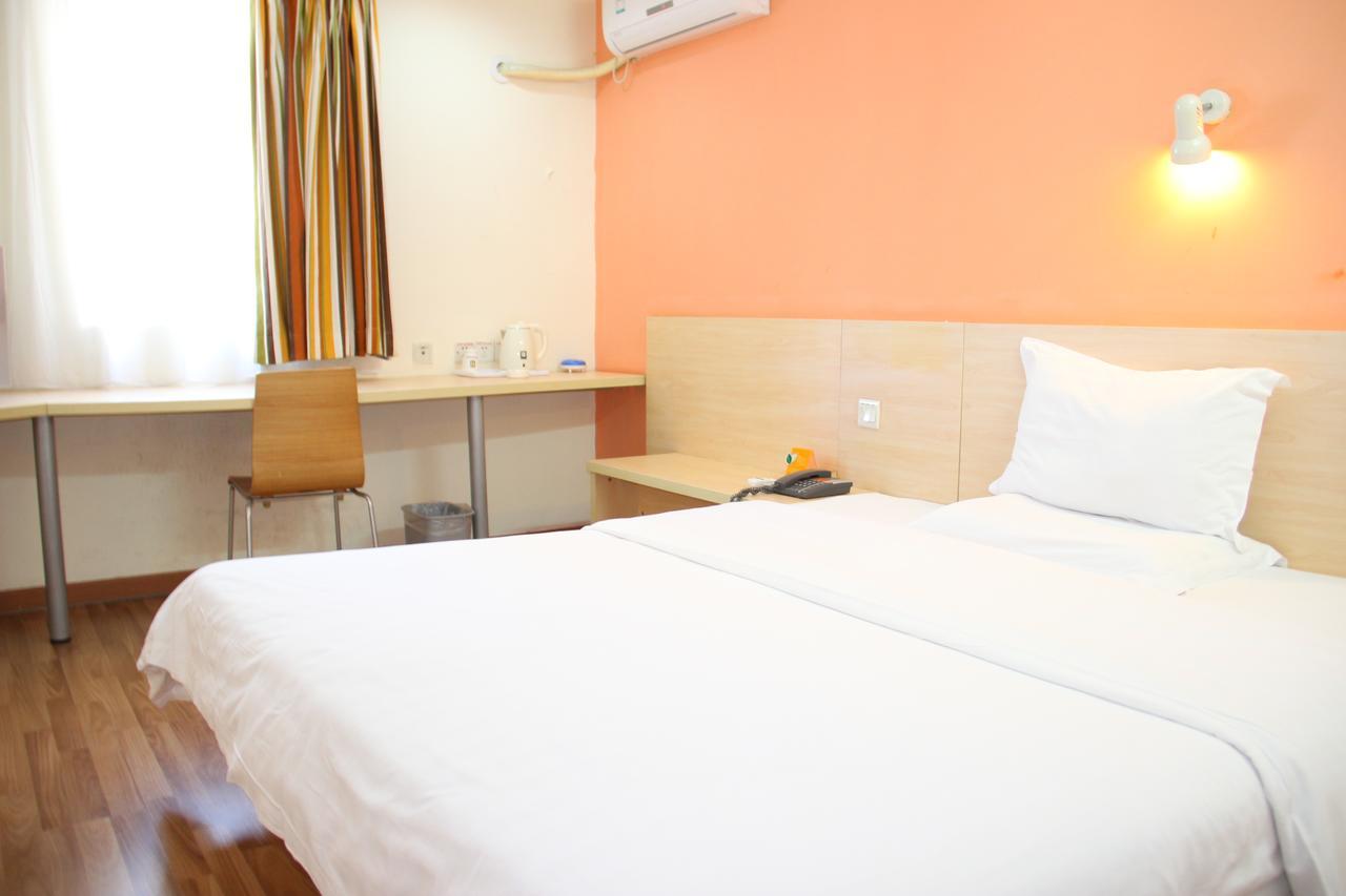 7Days Inn Guangzhou South Railway Station Huijiang Subway Station 외부 사진