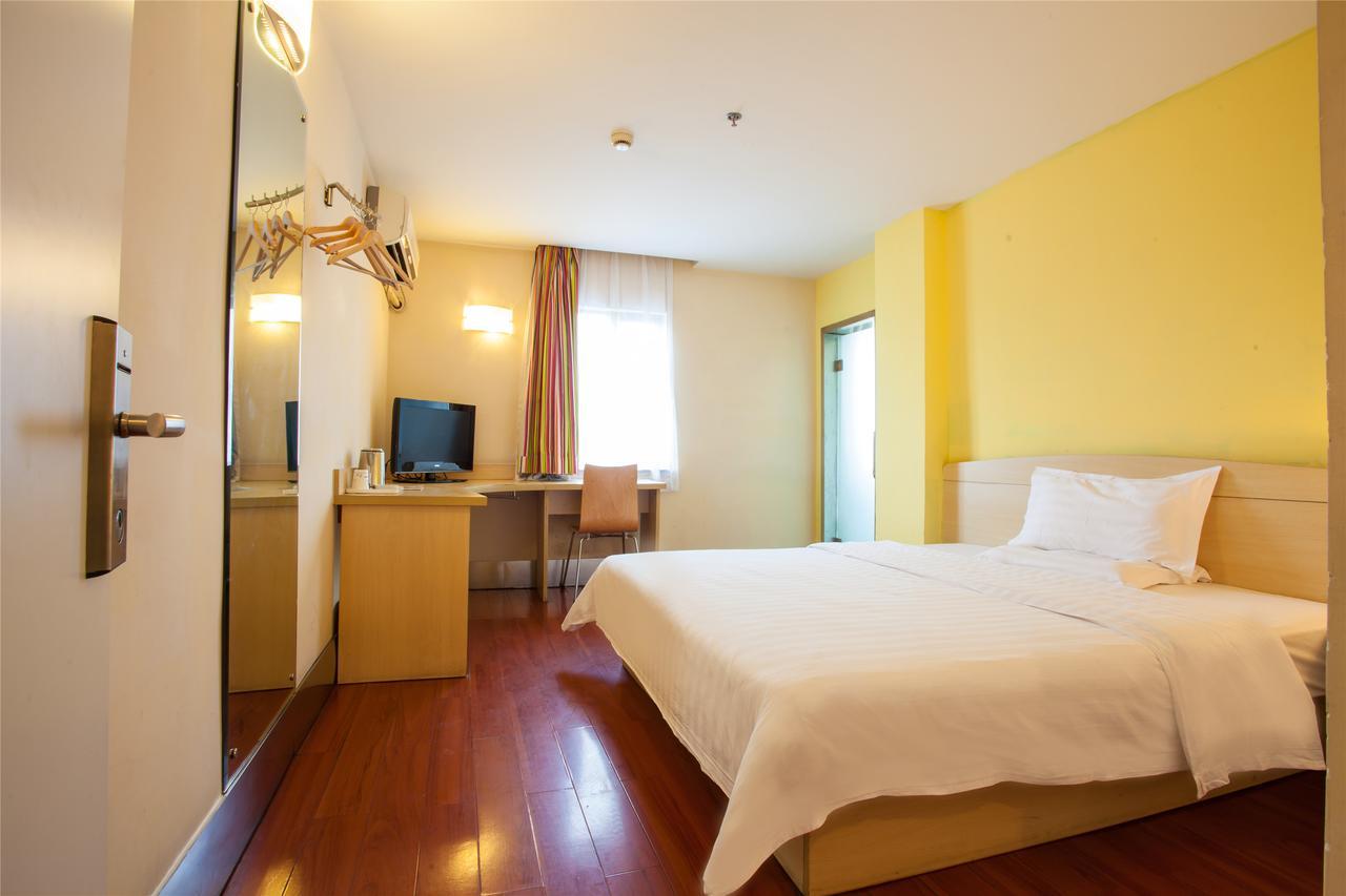 7Days Inn Guangzhou South Railway Station Huijiang Subway Station 외부 사진